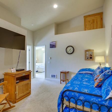 Quiet Waterfront Escape With Hot Tub And Beach Access! جولد بيتش المظهر الخارجي الصورة