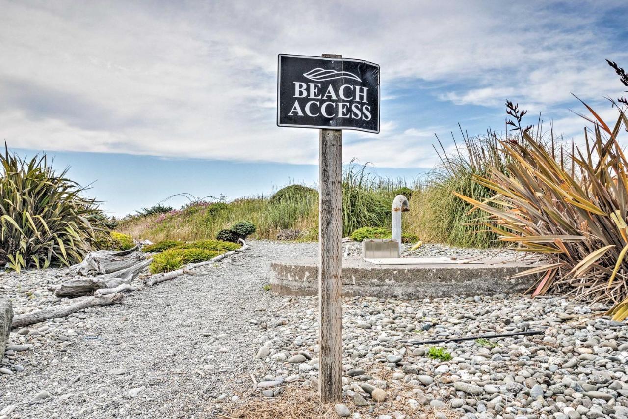 Quiet Waterfront Escape With Hot Tub And Beach Access! جولد بيتش المظهر الخارجي الصورة