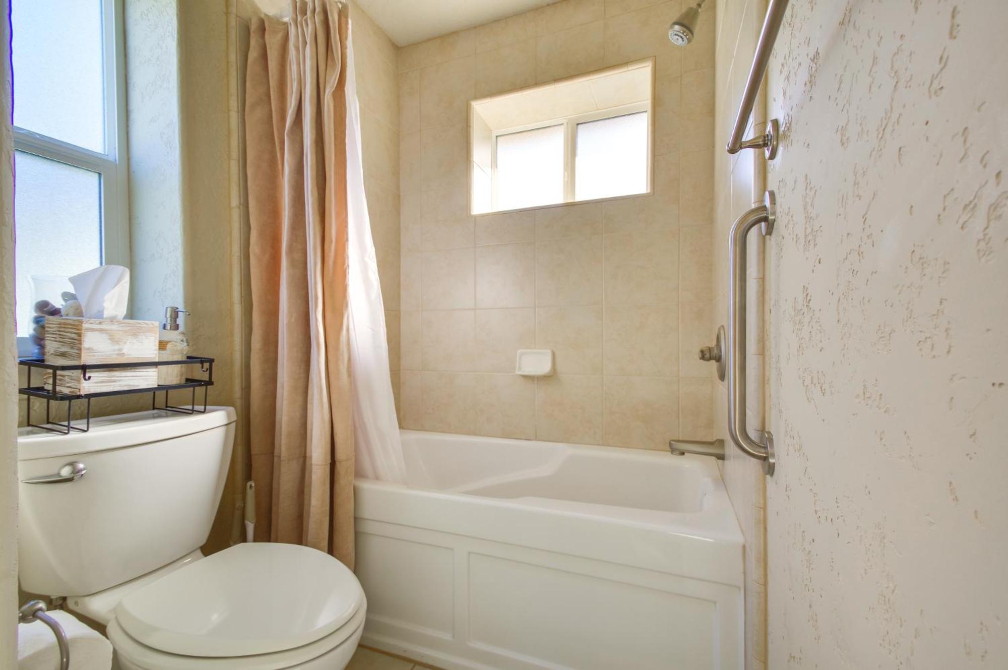 Quiet Waterfront Escape With Hot Tub And Beach Access! جولد بيتش المظهر الخارجي الصورة