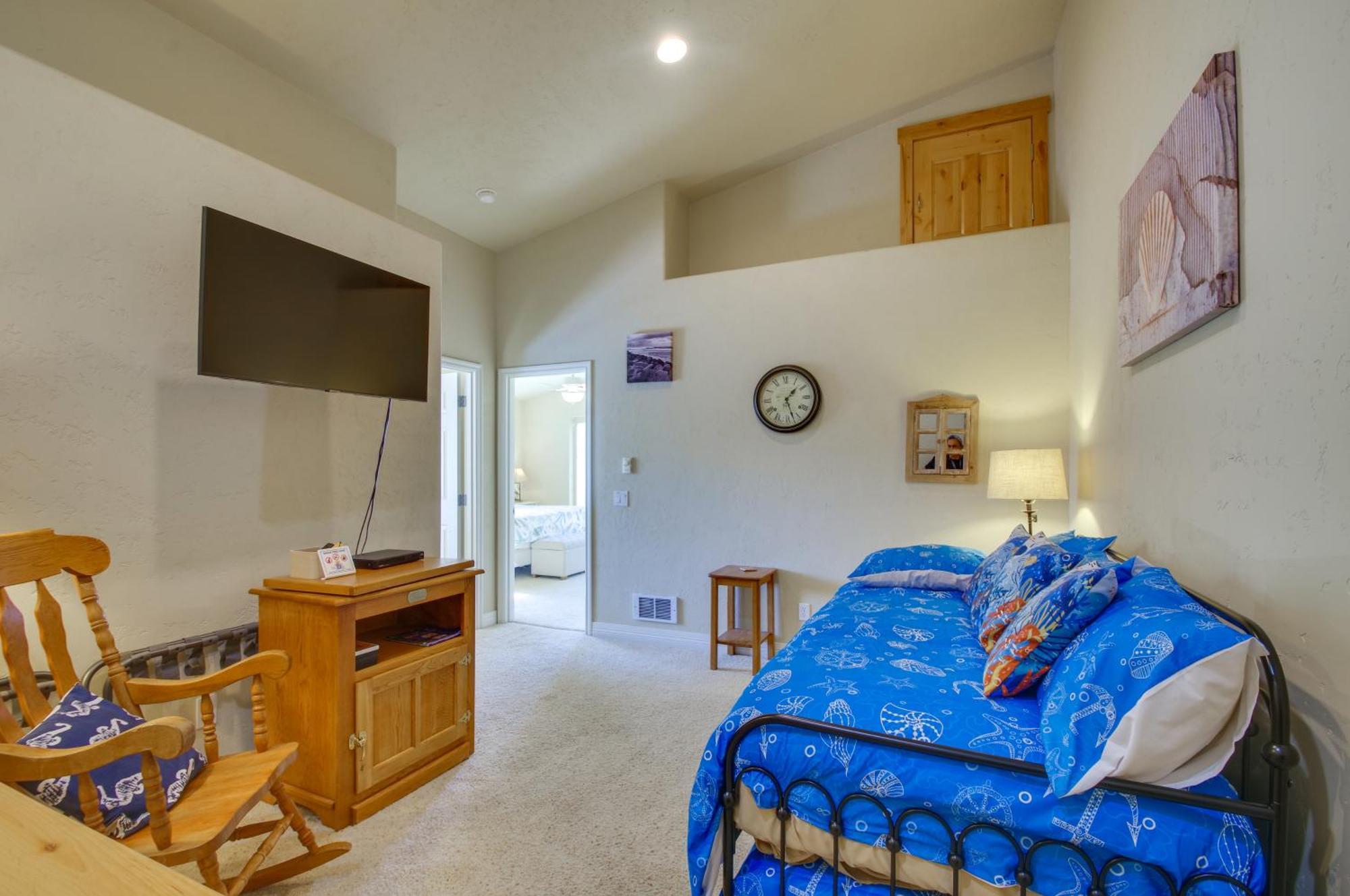 Quiet Waterfront Escape With Hot Tub And Beach Access! جولد بيتش المظهر الخارجي الصورة