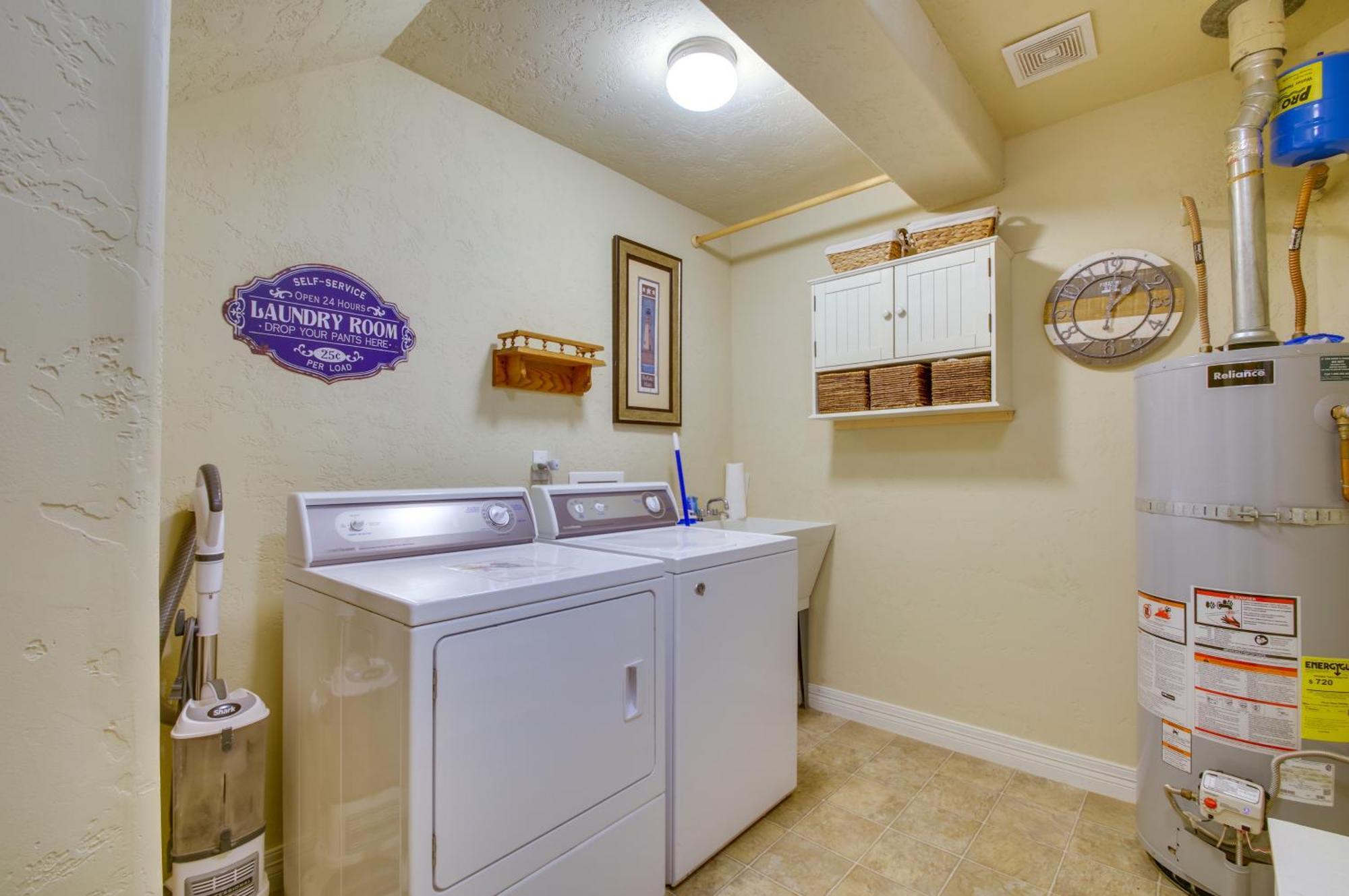 Quiet Waterfront Escape With Hot Tub And Beach Access! جولد بيتش المظهر الخارجي الصورة