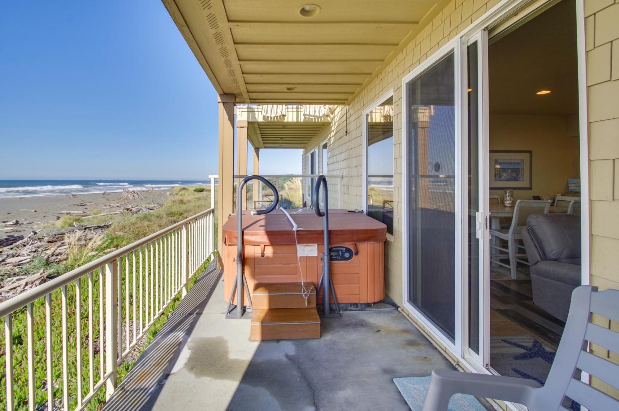 Quiet Waterfront Escape With Hot Tub And Beach Access! جولد بيتش المظهر الخارجي الصورة