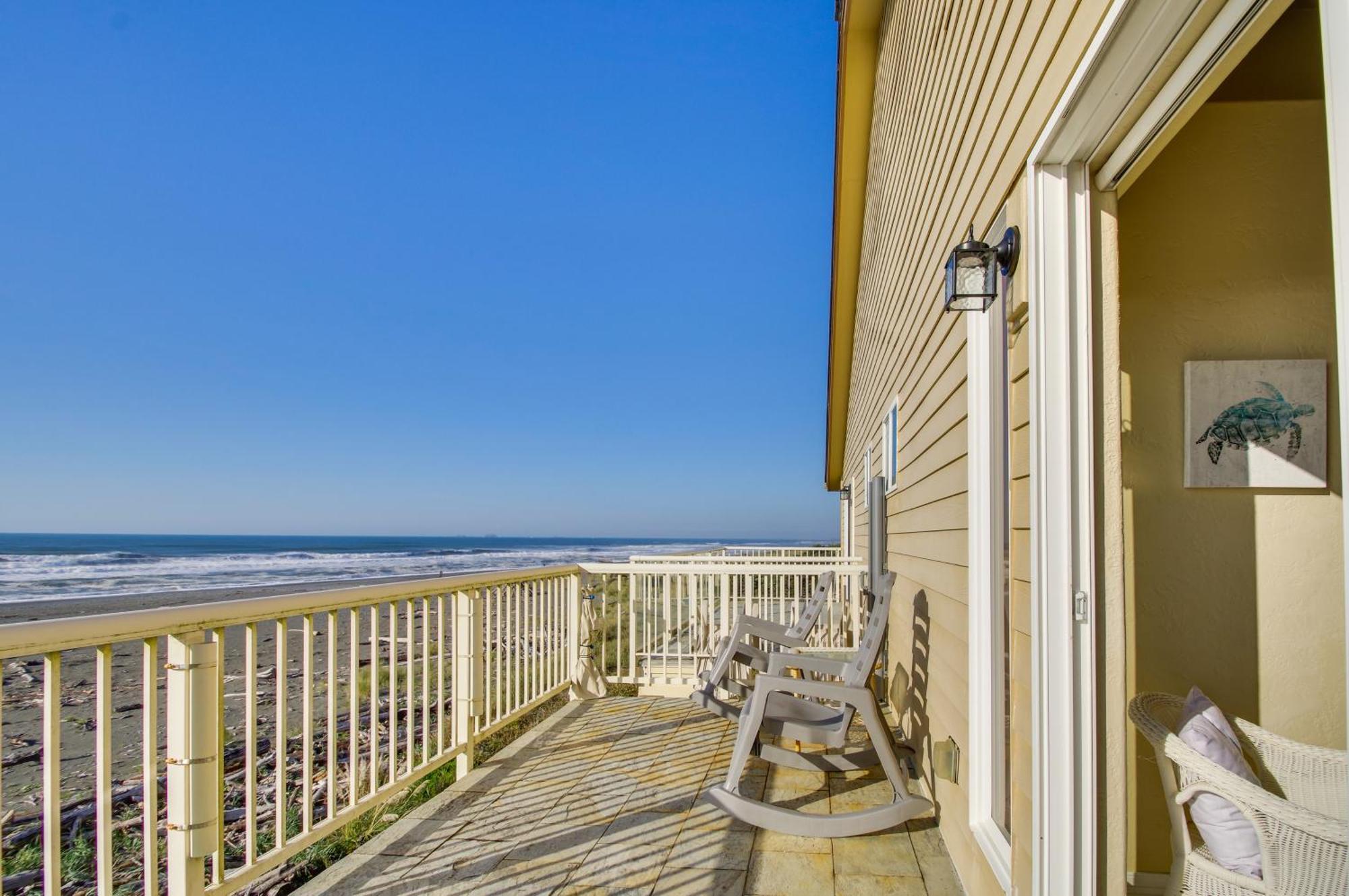 Quiet Waterfront Escape With Hot Tub And Beach Access! جولد بيتش المظهر الخارجي الصورة
