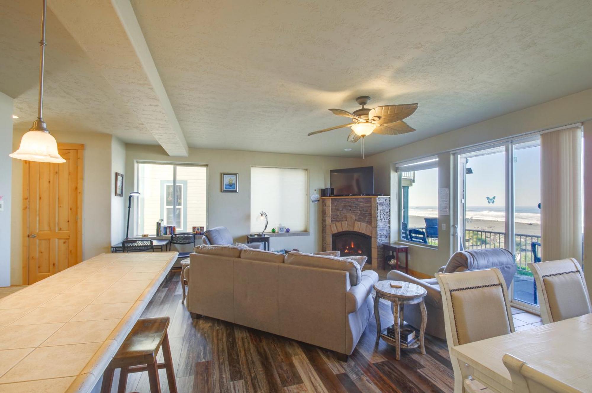Quiet Waterfront Escape With Hot Tub And Beach Access! جولد بيتش المظهر الخارجي الصورة