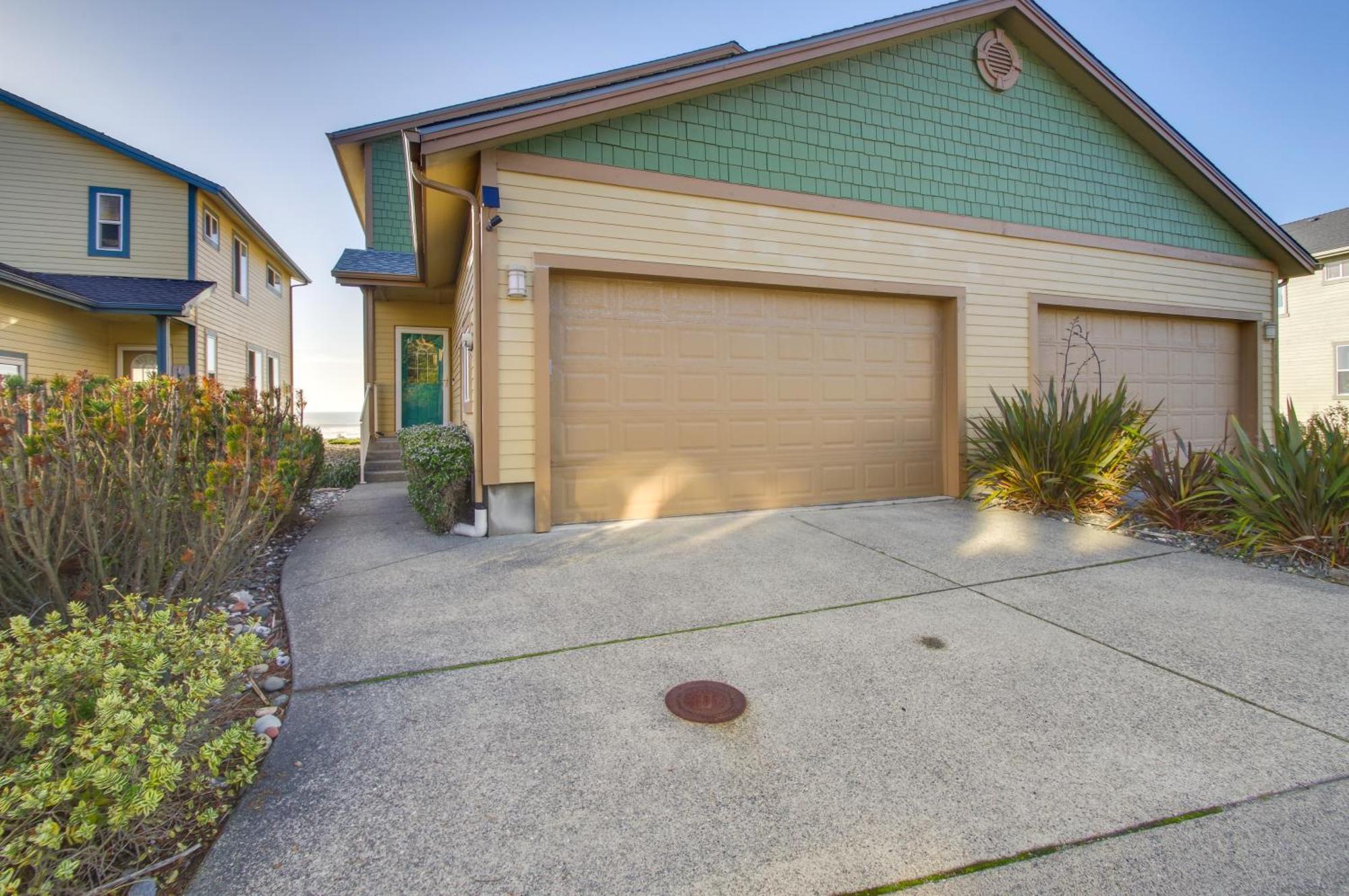 Quiet Waterfront Escape With Hot Tub And Beach Access! جولد بيتش المظهر الخارجي الصورة